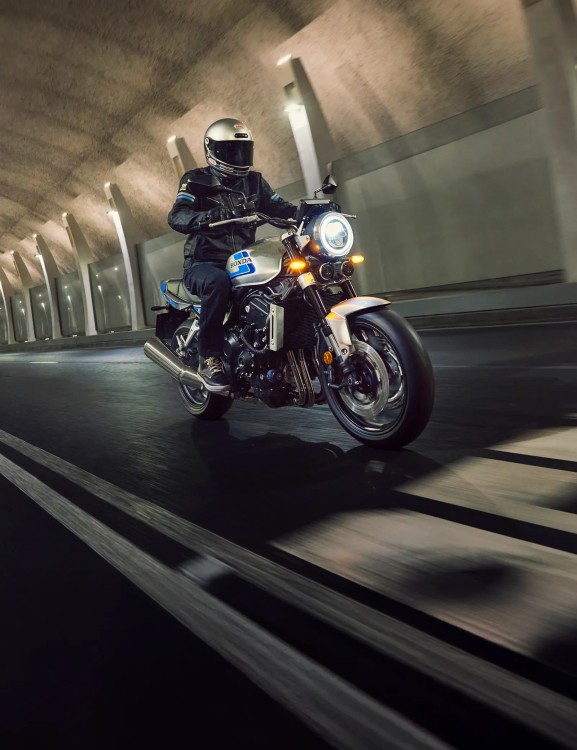 CB1000F 2026-cb1000f-product-page-header-mobile-1600-x-2080