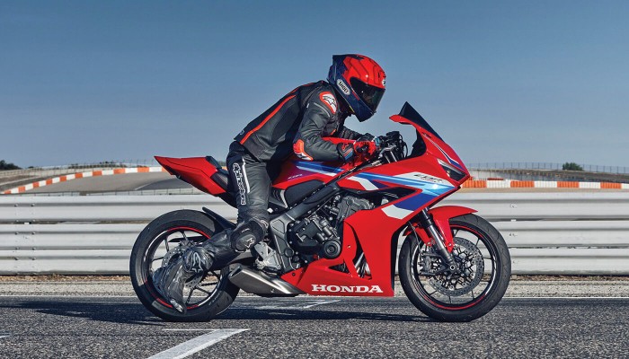 cbr650r-e-product-page-zig-zag-img1-1400x800-01