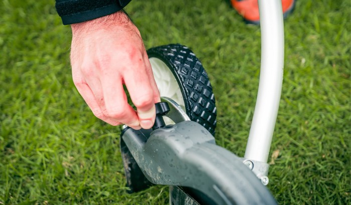 Adjustable height mechanism